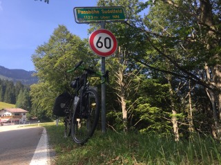 Tagesziel erreicht … die Passhöhe Sudelfeld (1123 m)