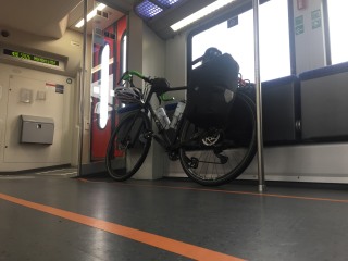 Dank Zugausfall und Verspätung dann doch irgendwann ein leeres Abteil für Fahrräder erwischt